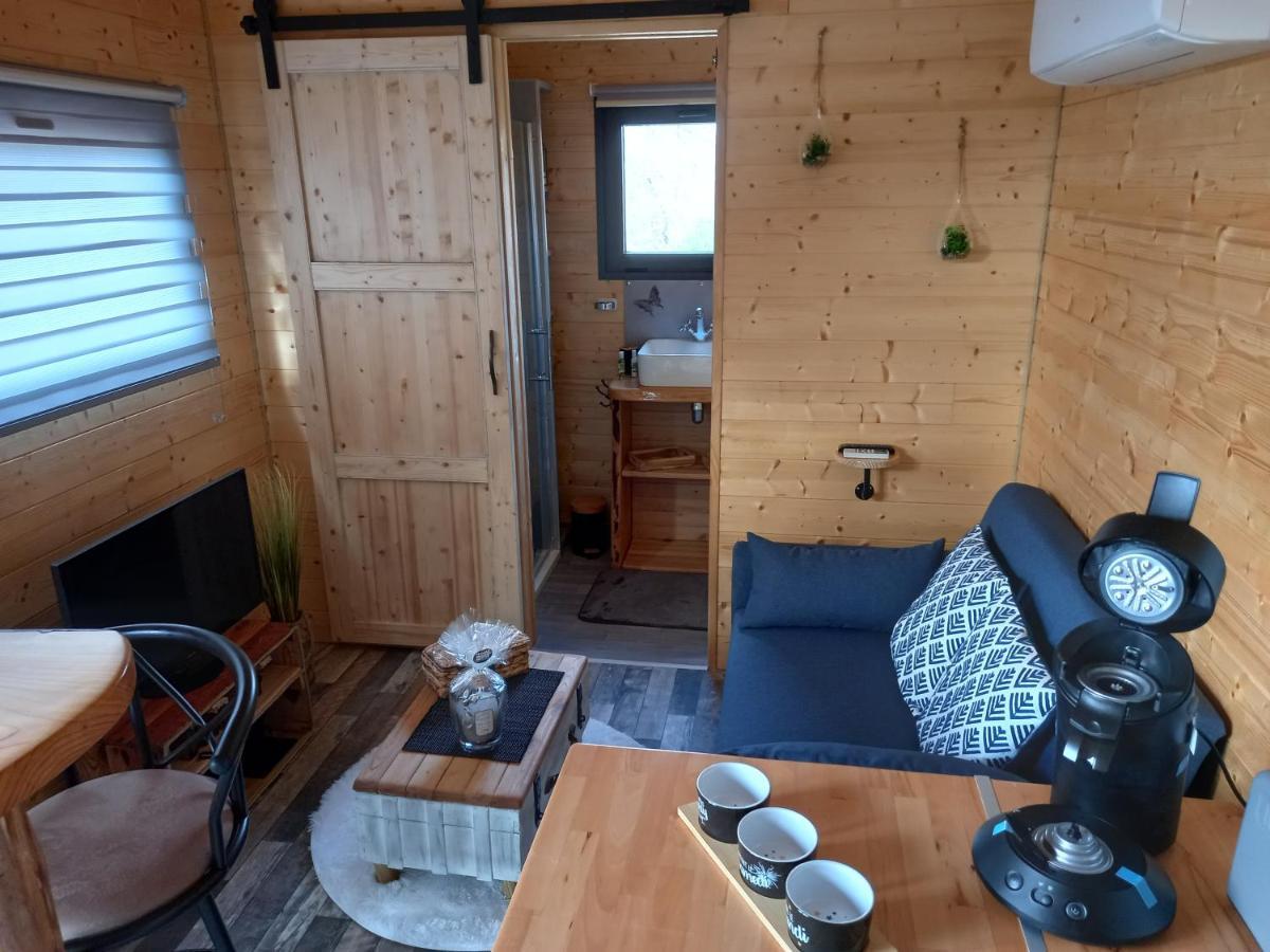 Roulotte Au Paradis Les Eyzies Bagian luar foto